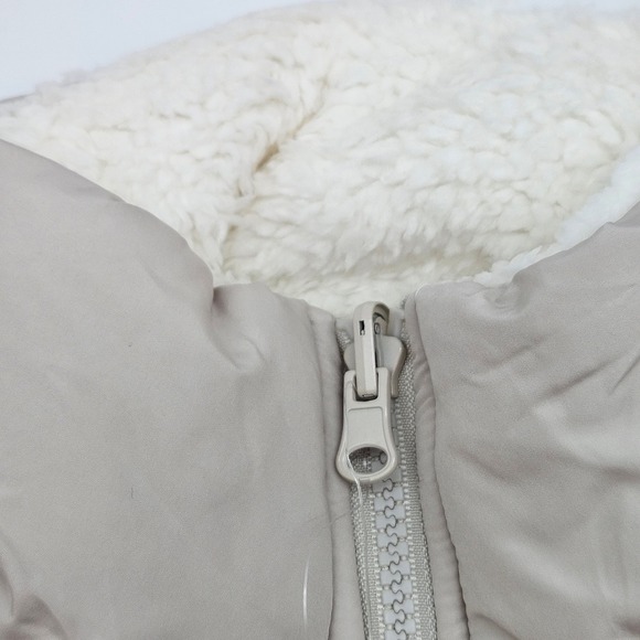 No Boundaries Reversible Puffer Sherpa Vest Stone Tile Size S 4-6 - Picture 4 of 8